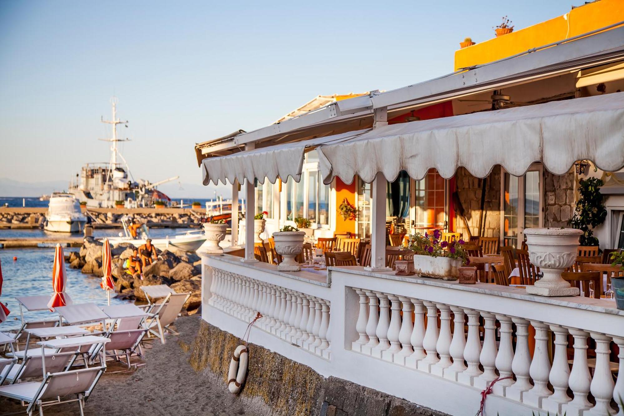 Hotel La Sirenella ラッコ・アメーノ エクステリア 写真