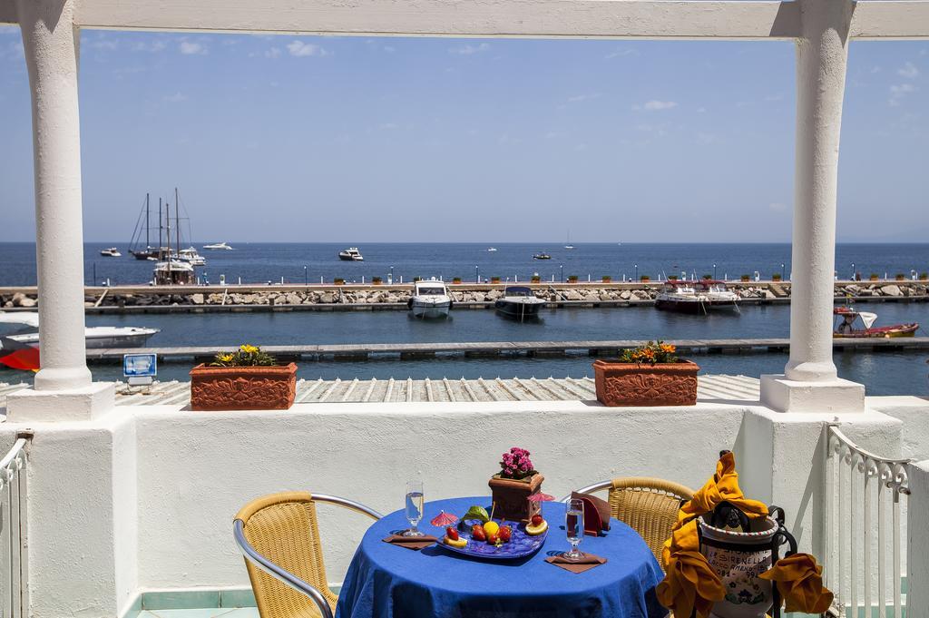 Hotel La Sirenella ラッコ・アメーノ エクステリア 写真